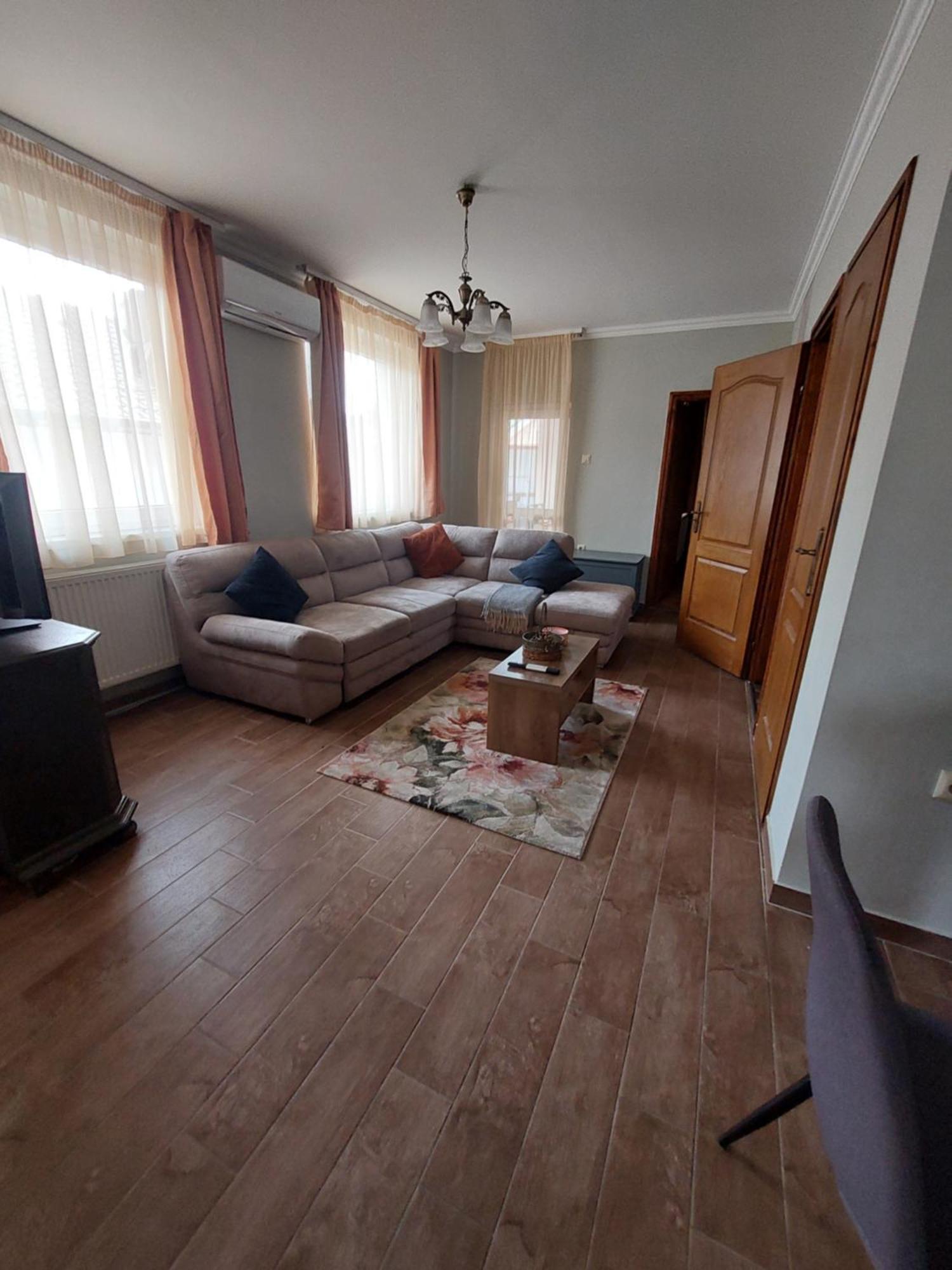 Akacvirag Airport Vendeghaz Leilighet Debrecen Eksteriør bilde